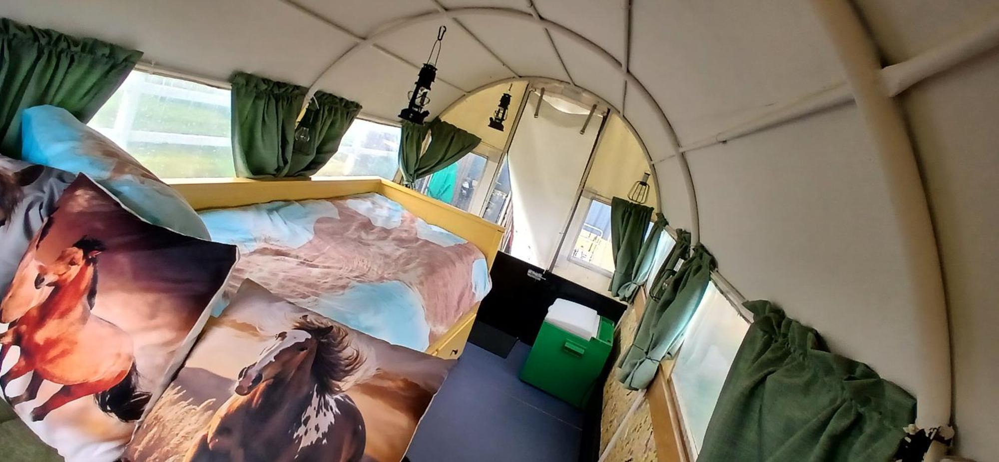 De Huifkar, Trekkershut Bij Sneek Hotel Hommerts Kültér fotó